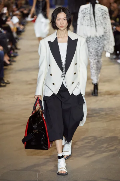 Look 38